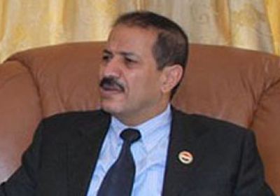 وزير خارجية الإنقلابيين هشام شرف ينجو من غارة جوية في صنعاء 