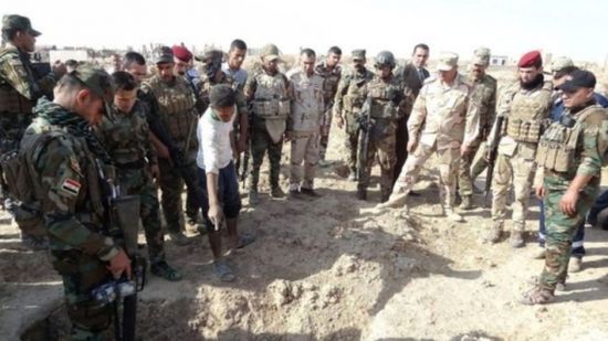 العراق : العثور على مقابر جماعية "تحوي مئات الجثث" بالحويجة