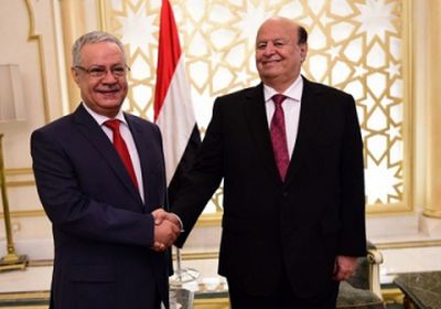 العرب اللندنية: استقالة محافظ عدن تحرج الرئيس اليمني