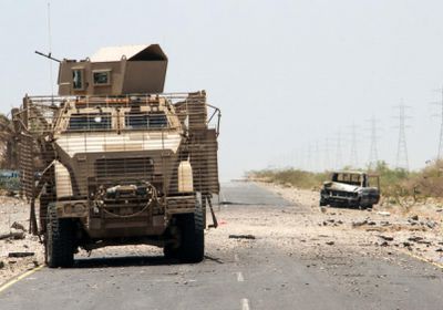 مصادر محلية: الحوثيون زرعوا مئات الالغام في منطقة الصليف والشريط الساحلي لها تحسباً لأي عمليات عسكرية للتحالف