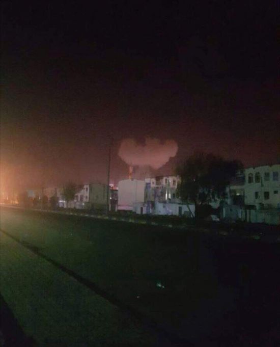 استهداف مبنى وزارة المالية بعدن بتفجير سيارة مفخخة