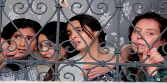 المخرجة التونسية سلمى بكار تكشف حقيقة تهديدها بالقتل بسبب فيلمها الجديد