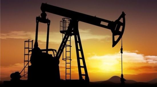 أسعار النفط تصعد بعد تمديد أوبك تخفيضات الإنتاج