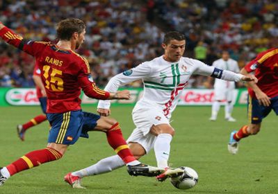 قرعة نهائيات كأس العالم 2018.. مواجهة رونالدو وراموس تثير الجدل مبكرًا في إسبانيا