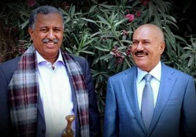 الحوثيون يسلمون جثمان عارف الزوكا لنجله عوض ويعلنون عن مكان تواجد أبناء صالح
