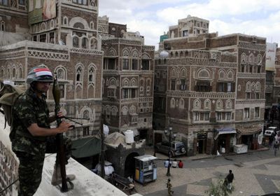 "الحوثيون" يحكمون سيطرتهم على صنعاء (تقرير)
