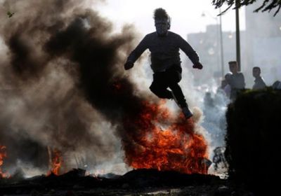 إصابة 31 فلسطينيا في اشتباكات مع القوات الإسرائيلية في أعقاب قرار ترامب