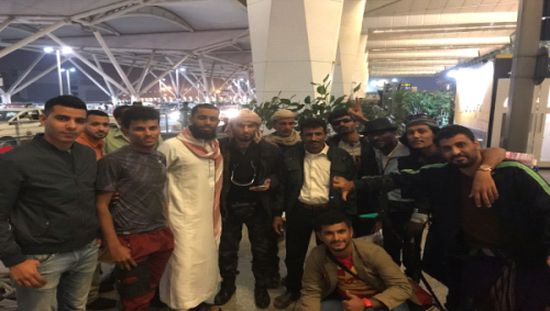 عودة عدد من الجرحى إلى عدن بعد تلقيهم العلاج في الهند على نفقة الإمارات 