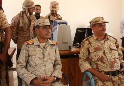 محافظ حضرموت يدشن صرف البطائق الإلكترونية لمنتسبي المنطقة العسكرية الثانية