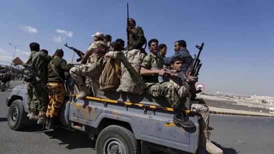 الإفراج عن 11 أسيراً من الجيش بعملية تبادل مع الحوثيين بتعز