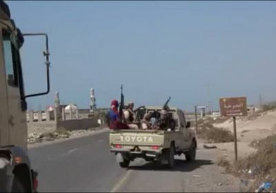 عشرات القتلى والجرحى من الحوثيين خلال تصدي قوات الجيش والمقاومة لتسلل شرق الخوخة