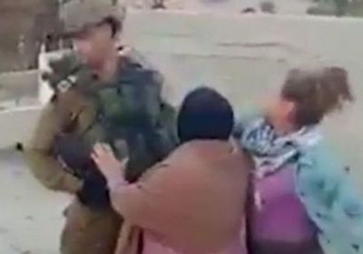 اعتقال فتاة فلسطينية "صفعت" جنديا اسرائيليا ( فيديو )