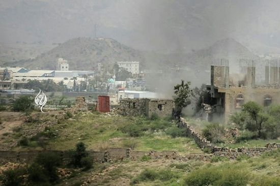 معارك عنيفة بين الجيش والمليشيا في الجبهة الغربية لتعز