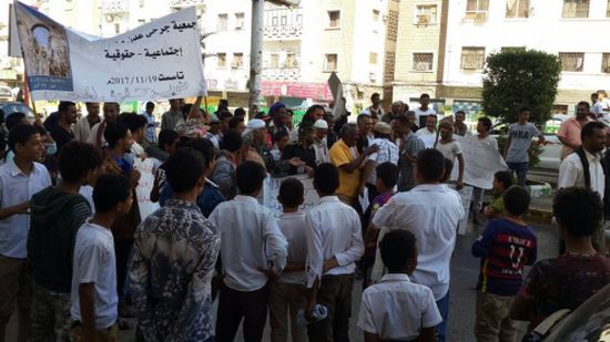 تظاهرة إحتجاجية بمدينة المعلا لجرحى الحرب من عدن والضالع