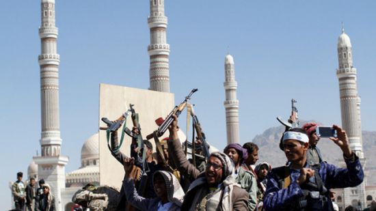 الحوثيون يحجزون حسابات وممتلكات 1223 مسؤولا ومواطنا