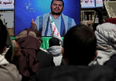 زعيم الحوثيين يهدد شيوخ قبائل سنحان ويطالبهم بالولاء ورفد الجبهات بالمقاتلين