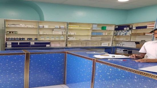 مستشفى الأمومة والطفولة بالمكلا يتسلم مخصصاته من الأدوية المجانية