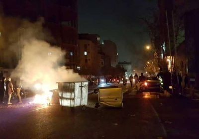 إيران تقيد مواقع التواصل لمواجهة الاحتجاجات