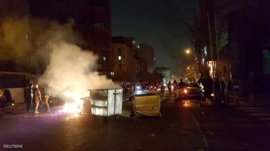 إيران تقيد مواقع التواصل لمواجهة الاحتجاجات