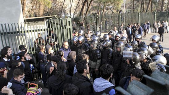 تواصل المظاهرات بالمدن الإيرانية..واعتقال 200 بطهران