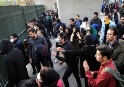 في الغارديان: أعداء طهران يراقبون