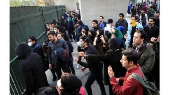 في الغارديان: أعداء طهران يراقبون