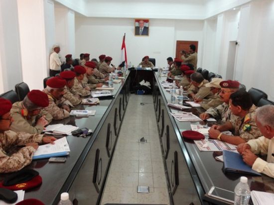 اللواء الزنداني يترأس اجتماعا للقيادات العسكرية بالعاصمة عدن