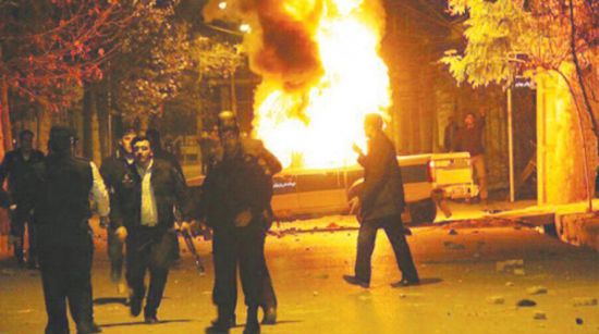 الحوزات ومقرات «الباسيج» هدف لاحتجاجات إيران