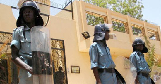 "رويترز": الشرطة السودانية تفرق محتجين على ارتفاع أسعار الخبز بقنابل الغاز
