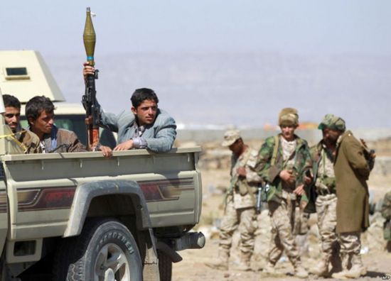 مصادر : جماعة الحوثي تدفع بتعزيزات عسكرية إلى قرب المندب 