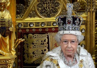 الملكة إليزابيث تتحدث لأول مرة عن مراسم تتويجها قبل 65 عاماً
