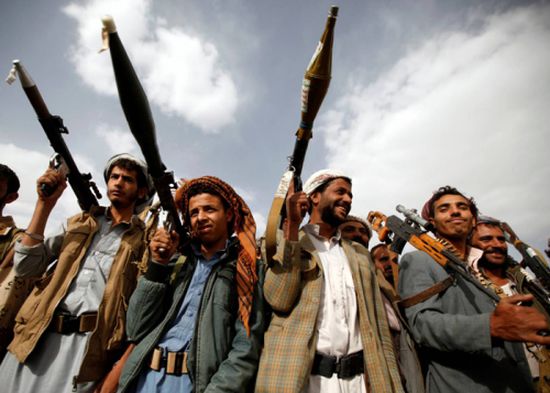 الحوثيون يعتقلون 67 ضابطا من قوات البحرية والدفاع الساحلي خشية التحاقهم بالشرعية