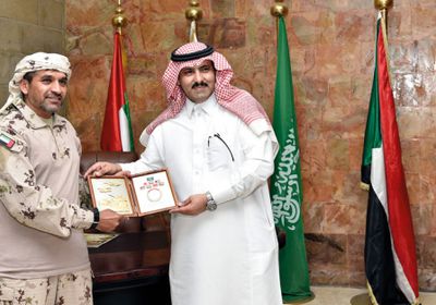 السفير السعودي باليمن يلتقي قائد قوات التحالف في عدن