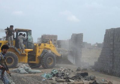 مدير أمن عدن يشرف على المرحلة الثانية لإزالة ومنع البسط والتعدي على الأراضي