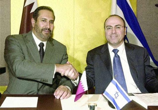 قطر تستعين بشخصيات إسرائيلية لسد الفراغ العربي.. ومسؤول يصفها بـ ” إسرائيل الخليج “