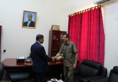 النائب العام يقدّم لمحافظ حضرموت استعراضاً لنتائج زيارته للمرافق القضائية