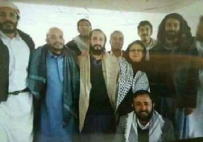 لأول مرة.. صورة تجمع أقارب علي عبدالله صالح المعتقلين لدى الحوثيين