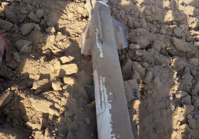 الحوثيون يطلقون صاروخاً باليستياً على مدينة الخوخة