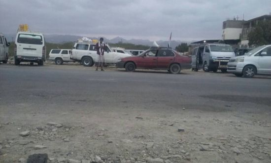قوات تابعة لهادي تطلق الرصاص الحي على موكب ابناء شبوة في منطقة العرقوب لمنعه من التوجه صوب عدن 