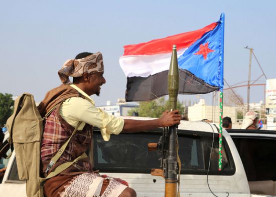 العرب اللندنية: المجلس الجنوبي يحسم الوضع في عدن ويستبعد سلطة هادي والإصلاح