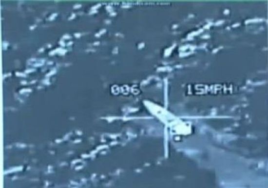 التحالف يقصف مستودع أسلحة وقارباً مفخخاًَ للحوثيين ويستحوذ على مضادات طائرات (فيديو)
