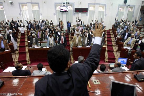 الحكومة تصعد باتجاه صدام مسلح وتعلن استعدادها عقد جلسة البرلمان اليمني بعدن خلال أسبوعين