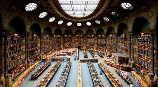 فرنسا تزيد من دعمها لترجمة الكتب من الفرنسية إلى العربية