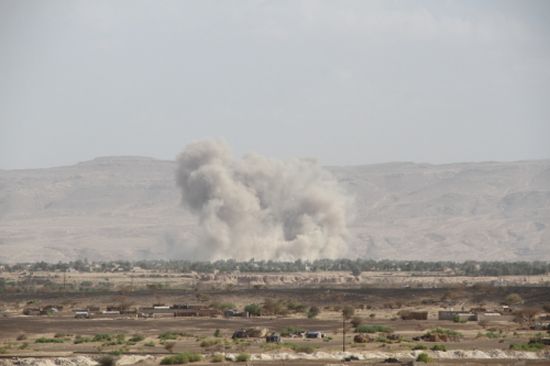 مقتل وإصابة تسعة من مسلحي الحوثي بغارة جوية استهدفت تجمعهم في البيضاء