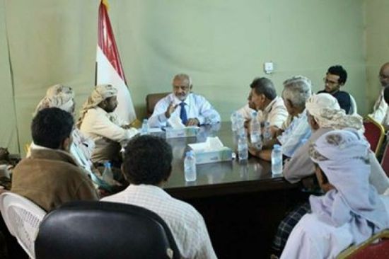 محافظ محافظة الحديدة يترأس اجتماعاً للمكتب التنفيذي لمديرية الخوخة