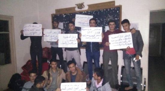 اوائل طلاب الجمهورية يواصلون اعتصامهم في القاهرة لليوم الثاني على التوالي