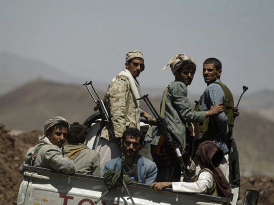 الحوثيون يستحدثون معسكرا تدريبيا بعنس ذمار 