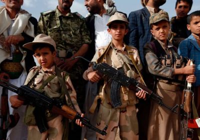 الترغيب والترهيب... وسيلة ميليشيا الحوثي للزج بالاطفال إلى جبهات القتال