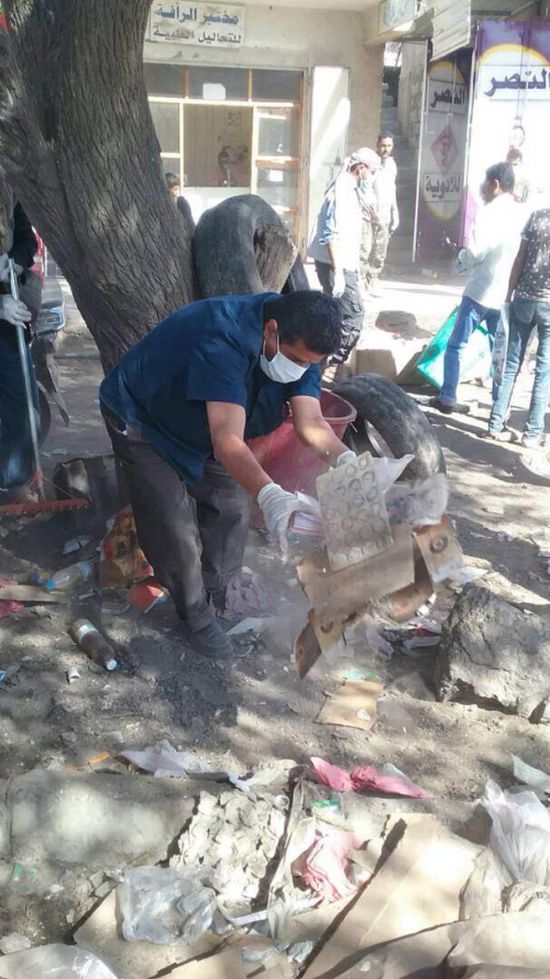 المجلس الانتقالي يدشن حملة النظافة من مستشفى النصر العام بالضالع 