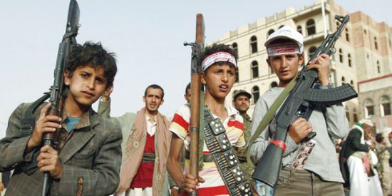جماعة الحوثي تواصل تجنيد مئات الأطفال  والدفع بهم إلى  جبهات القتال